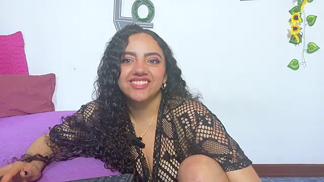 emiily_curly