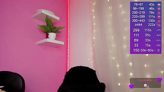 Bella-White live cam on StripChat