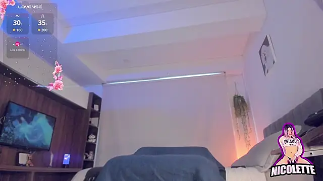 nicolette_tay