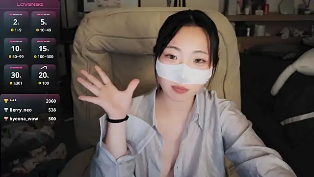 berry_chuu (F teen) - 홀딱쇼 가자!!!🍓