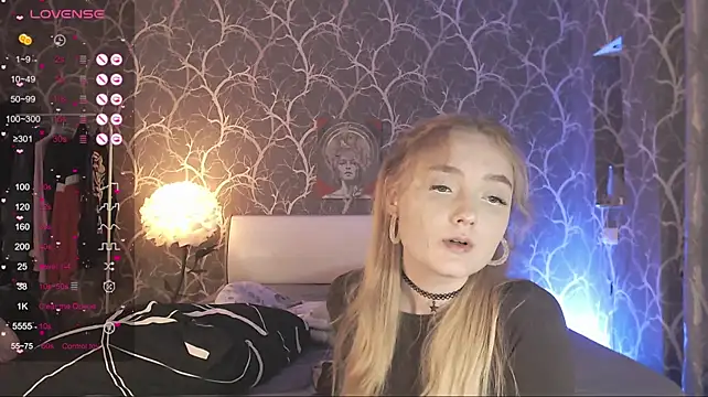 MiaMiaMeow webcam