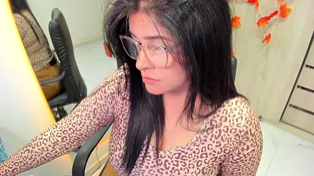 BellaFlaming webcam