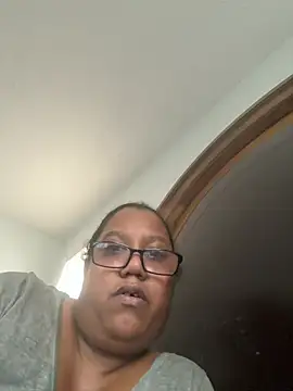 ebonyred live cam on StripChat