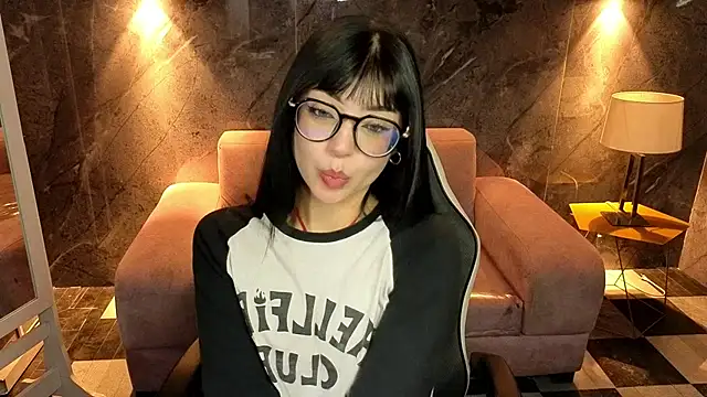 _mia_collins_b_ webcam