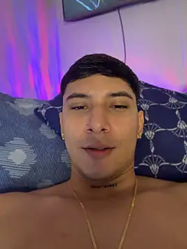 SexxxySquirterStev777 webcam