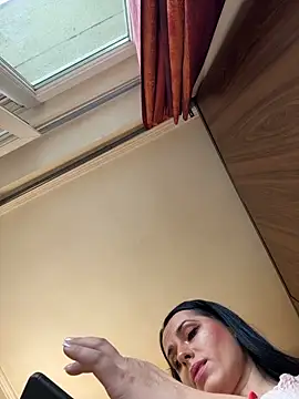 Hotmomcheckk_