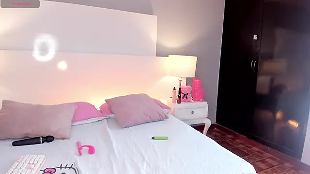 Emily_robertss1 webcam