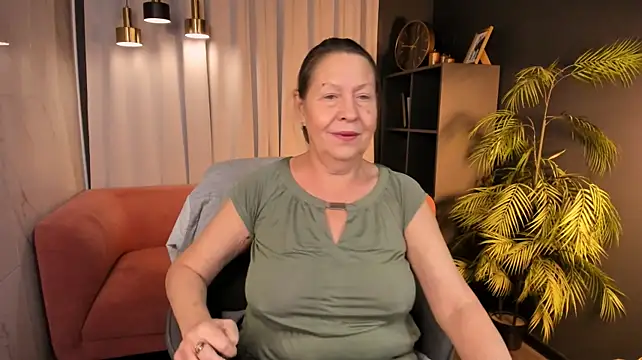 LindaPassionate live cam preview