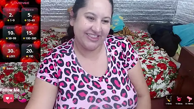 EMILY-NESSA webcam