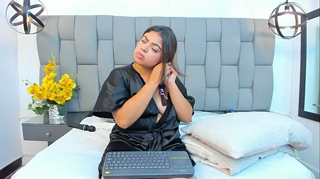 Veronicalagos live cam on StripChat
