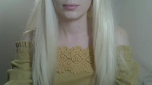 ViraVrema live sex cam