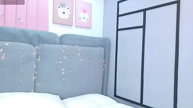 Zahara_Fox2 live cam preview