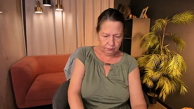 LindaPassionate live cam preview