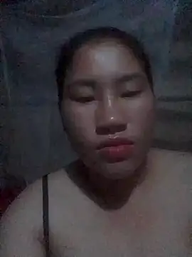 Phuongly_bb live cam on StripChat