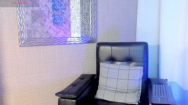 miahills__ live sex cam