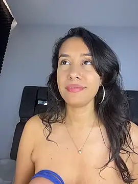 PilarJones_ webcam