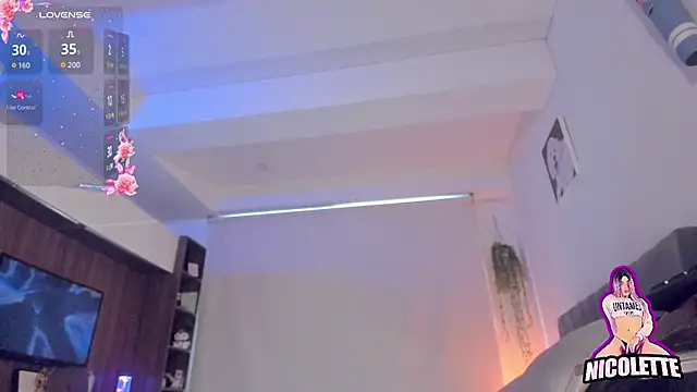 nicolette_tay