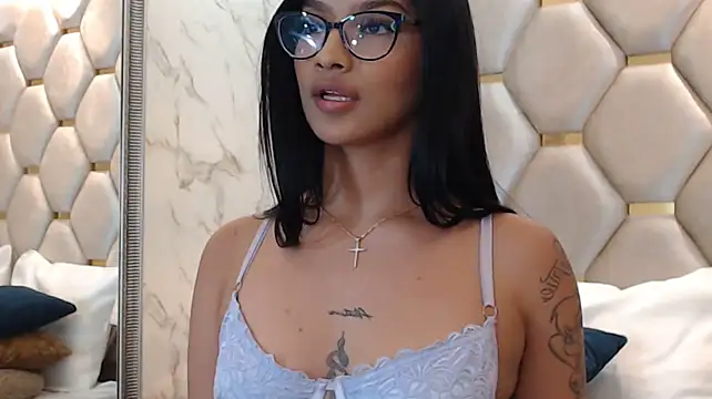Chloe-palmer live cam on StripChat