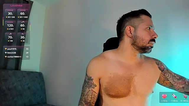 FreeLoveCouple webcam