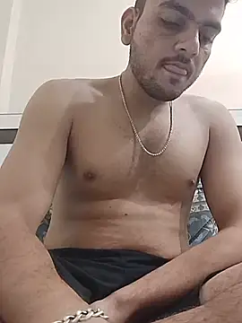 Realcumshow webcam
