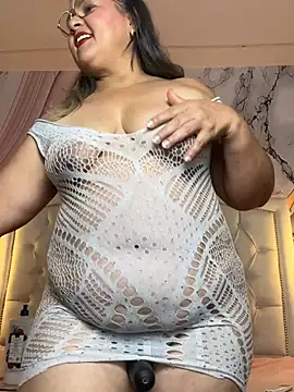 Lucy_Milf_474 webcam
