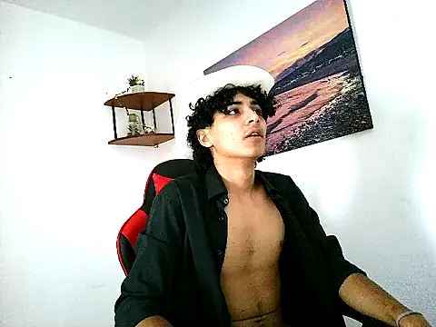 Twink_Dennis webcam
