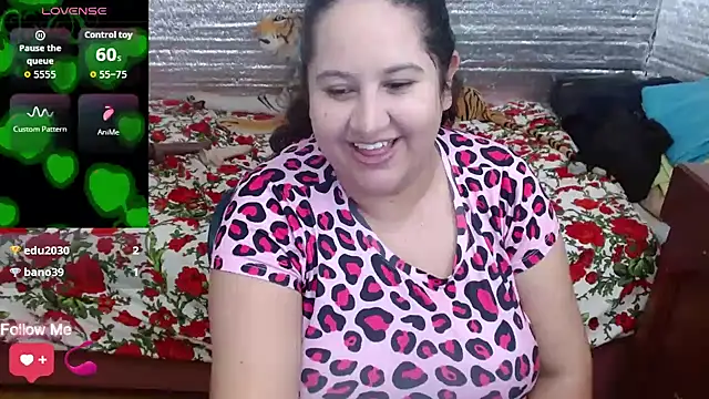 EMILY-NESSA live cam preview