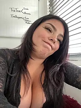 LiliMilk_21 live cam on StripChat