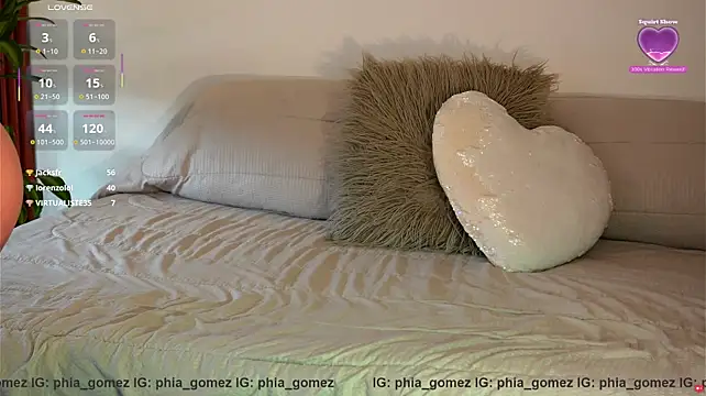whitneyhot live cam on StripChat