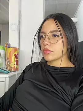 Marianahb-e live cam on StripChat