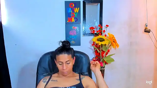 juanblakbigcock live cam on StripChat