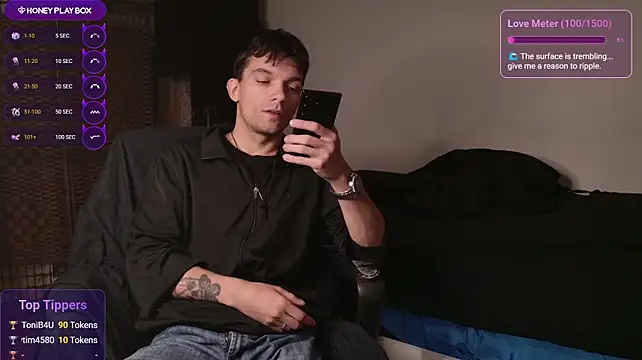JackDesFeux live cam on StripChat