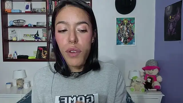 stephania_t live cam on StripChat