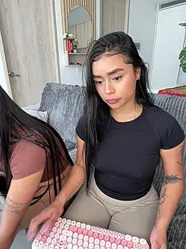 meli_ortiz_ live cam on StripChat
