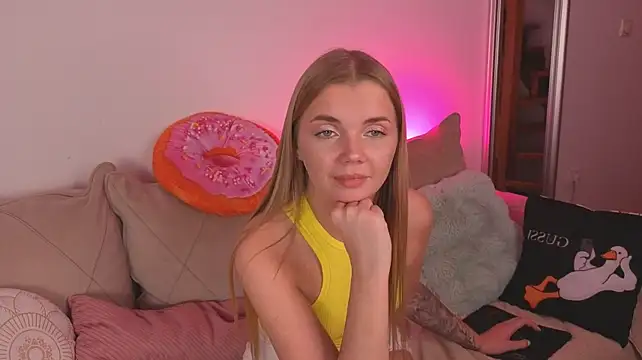 CarrieBradshaww live cam on StripChat