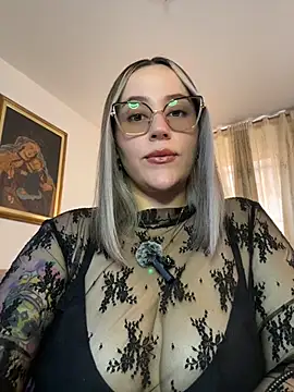 CurvyLust_x live cam on StripChat