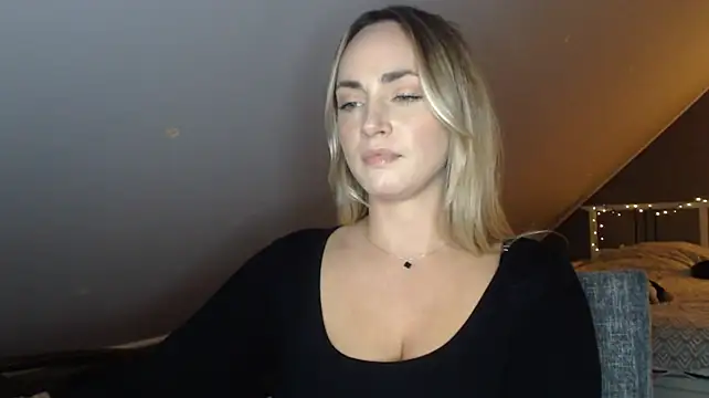 ScarlettSensitive live cam on StripChat