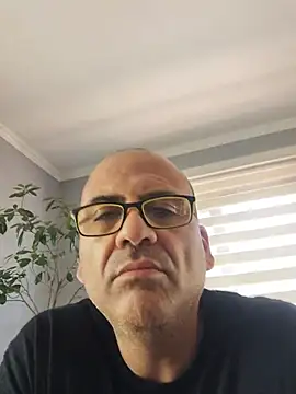 Guapo007sexy live cam on StripChat
