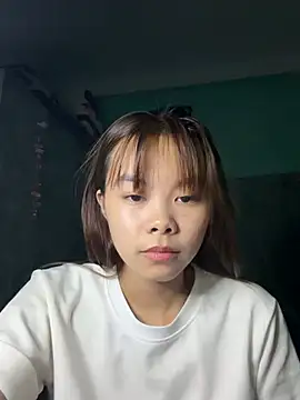 Cry_sexy live cam on StripChat