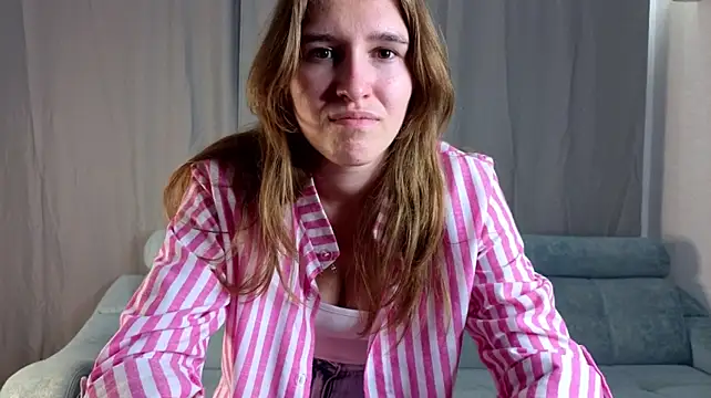 InellLizardi live cam on StripChat