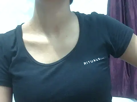 EvenedAddin live cam on StripChat