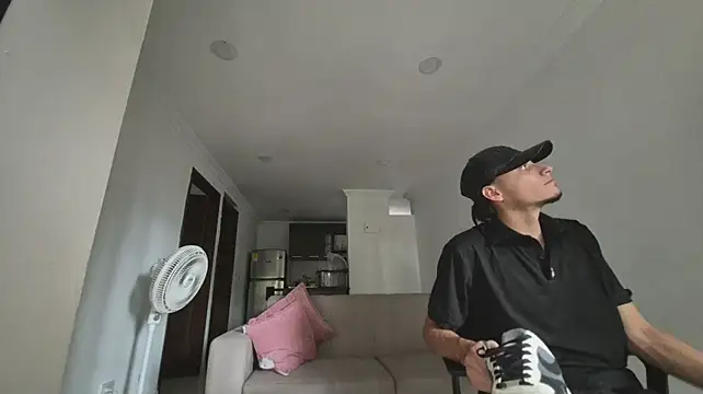 LouisKalima webcam
