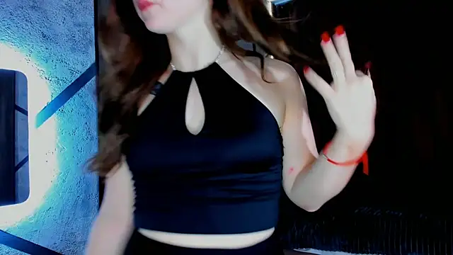 LanaInVVest live cam on StripChat