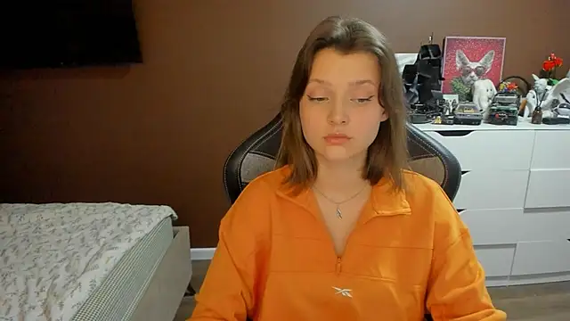 SoniNesti live cam on StripChat