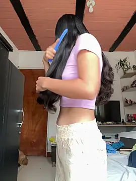 ViolettaSummer live cam on StripChat