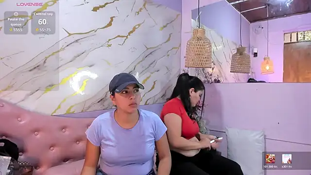 Valeer_abby live cam on StripChat