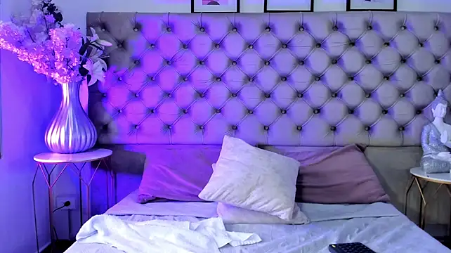 AnnieMartinez live cam on StripChat