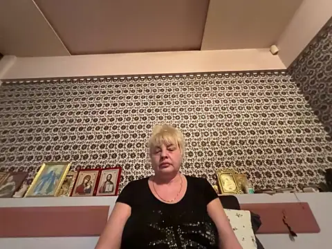 AnastasiaGrey777 live cam on StripChat