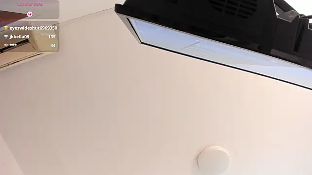 Isadora_hot69 webcam