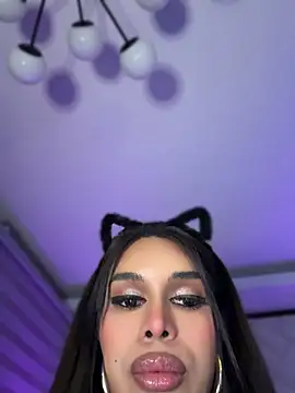 Nora_DeLuca live cam on StripChat